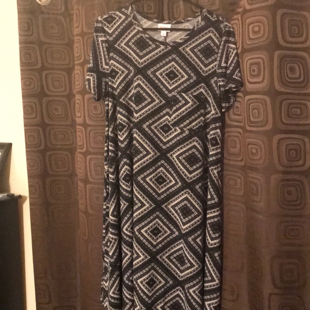 EUC Large Lularoe Carly.